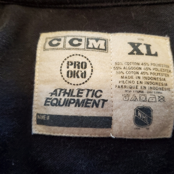 💥3 for $15💥 Mens CCM Arizona Coyotes Zip Up - Picture 6 of 8